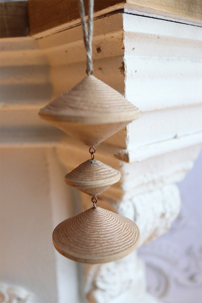 Modern Wood House, drewniane zawieszki na choinkę