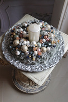 Srebrna Leonisa, stroik ze świecą na talerzu