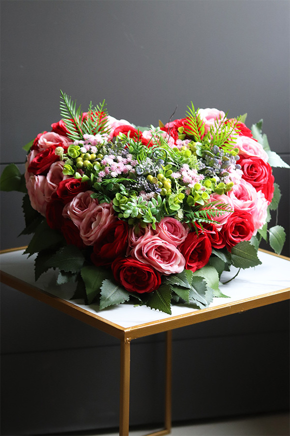 Neffa Red, stroik nagrobny serce