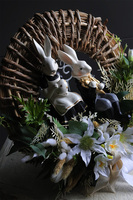 Siedzące Zające, wiosenny wianek dekoracyjny