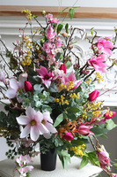 Moko Easter, bukiet nagrobny we wkładzie do wazonu