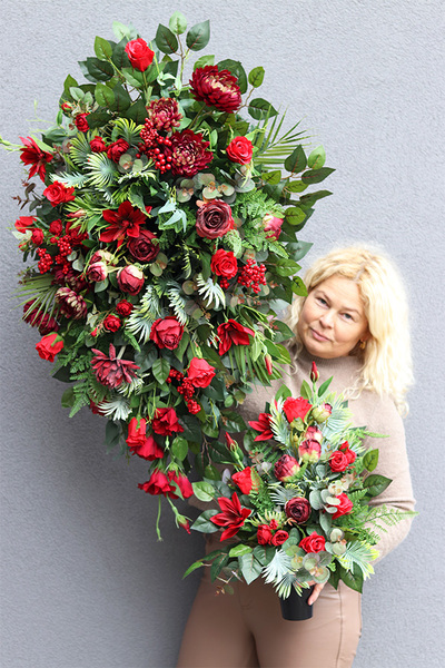 Red Flowers, bukiet nagrobny we wkładzie