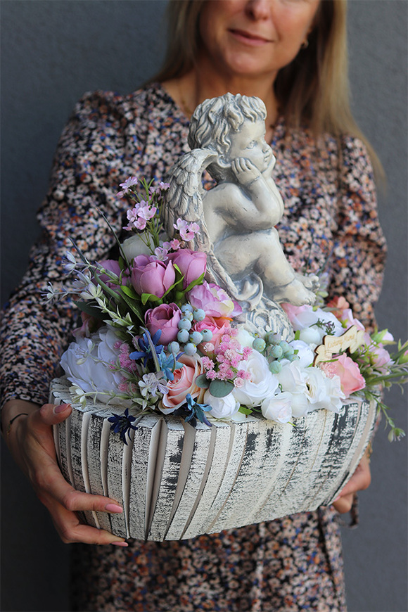 Angelo Relania, kompozycja nagrobna z aniołem