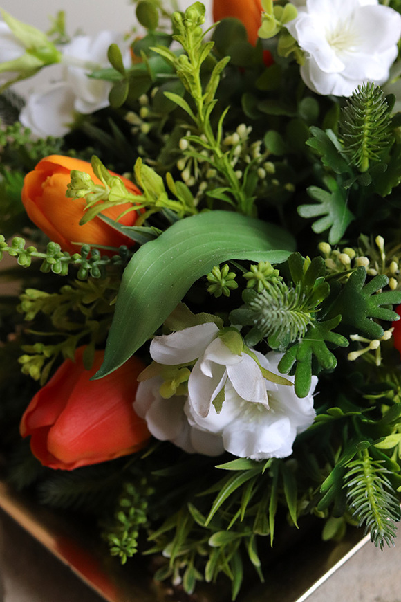 Eleni Tulips, stroik wielkanocny z tulipanami