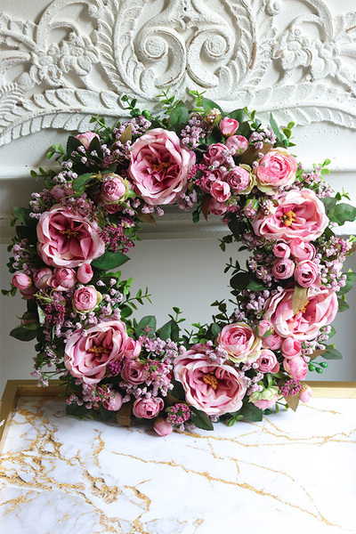 Rosa Aria, piękny kwiatowy wianek na drzwi