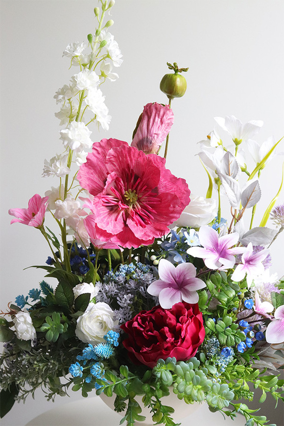 Kreoneta, kompozycja kwiatowa w pucharze