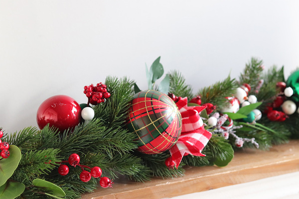 Apart American Christmas, świąteczna girlanda na kominek	