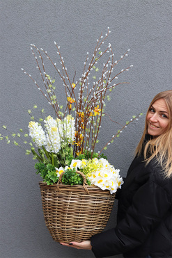 Wiosenne Trele Basket, wiosenna kompozycja roślinna, wys.99cm