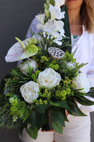 White Fluena, bukiet nagrobny we wkładzie