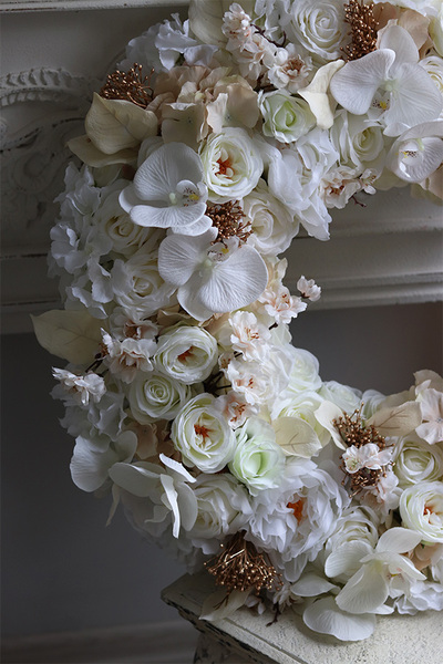 Kremowa Kraina, elegancki wianek na drzwi