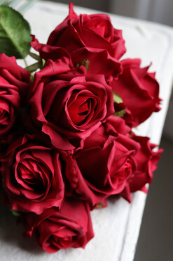 Pasja, bukiet gumowych czerwonych róż, wys.30cm