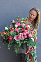 Jelista, kompozycja nagrobna z białymi hortensjami, wym.67x63cm 