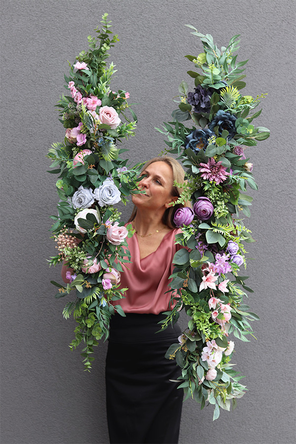 Fiolettidana, dekoracyjna girlanda kwiatowa