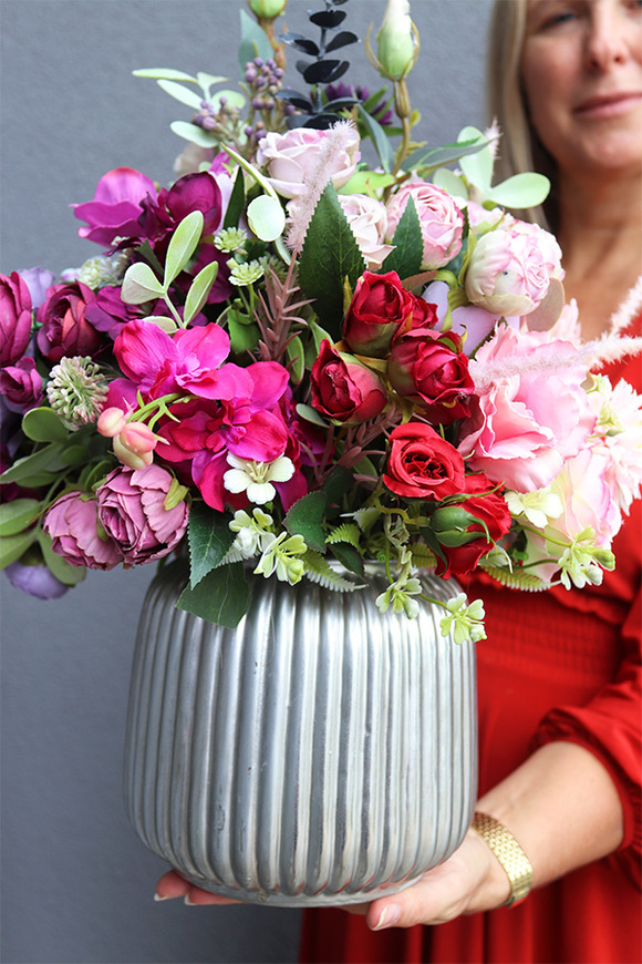 Meronia, kompozycja kwiatowa wielostronna