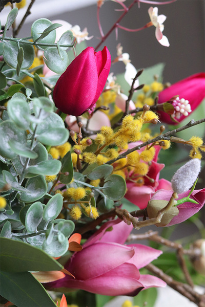 Moko Easter, bukiet nagrobny we wkładzie do wazonu