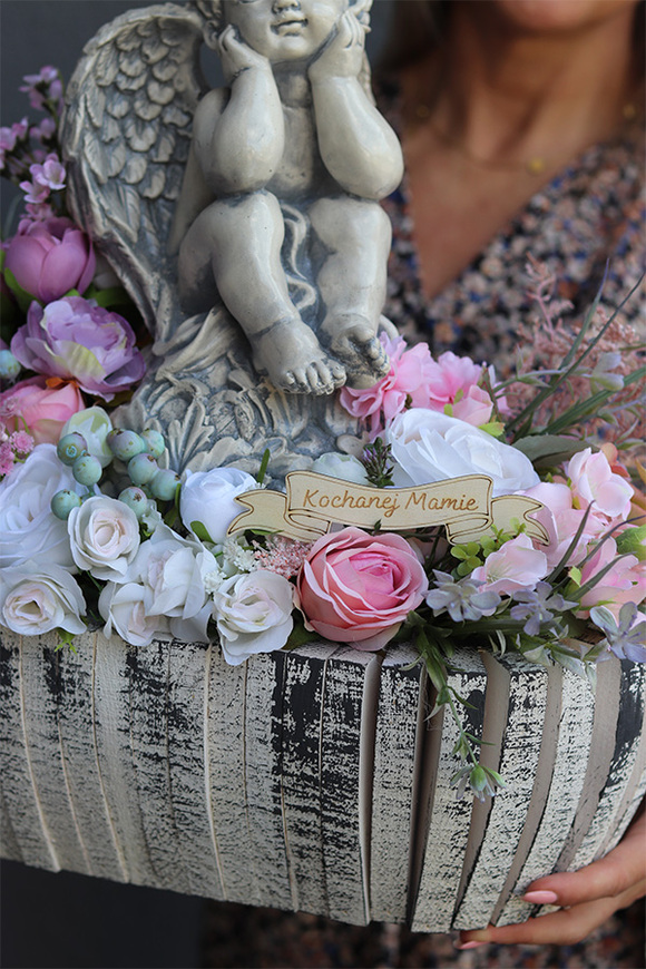 Angelo Relania, kompozycja nagrobna z aniołem