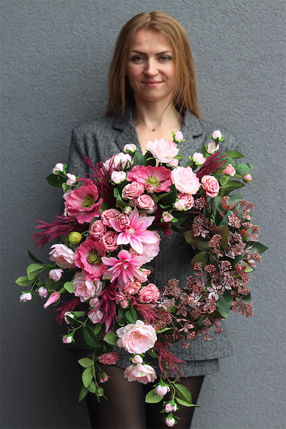 Arles, asymetryczny wianek na drzwi