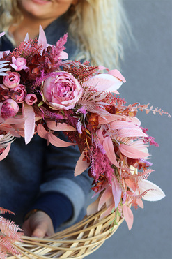 Różowa Poezja 2, asymetryczny jesienny wianek z dyniami, rozp.44cm 