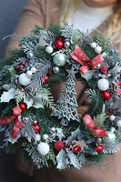 Srebrna Choinka, świąteczny wianek na drzwi