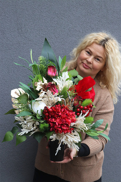 Dorotea, bukiet nagrobny we wkładzie do wazonu, dł.57cm