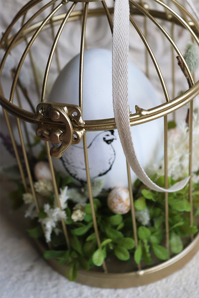 Klatka Wielkanocna, dekoracja z jajem