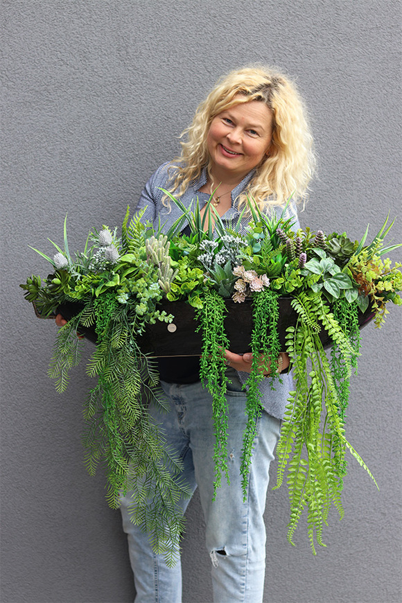 Black Laos Sukulenty, zielona kompozycja w czarnej donicy