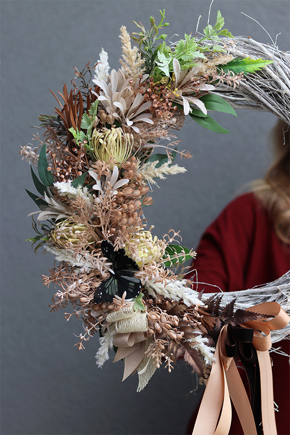 Boho Galante 2, wianek dekoracyjny z motylem