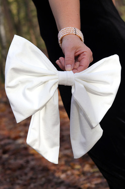 Velvet Papillon, welurowa kokarda pluszowa, biała, wym.25x30cm