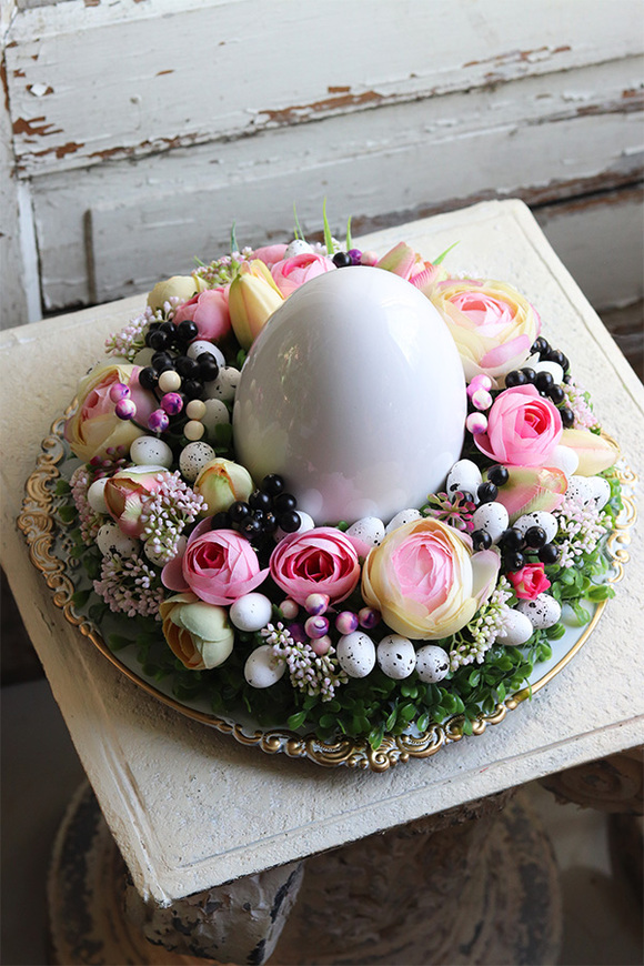 Bedra Easteria, wielkanocny stroik z porcelanowym jajem, śr.33cm