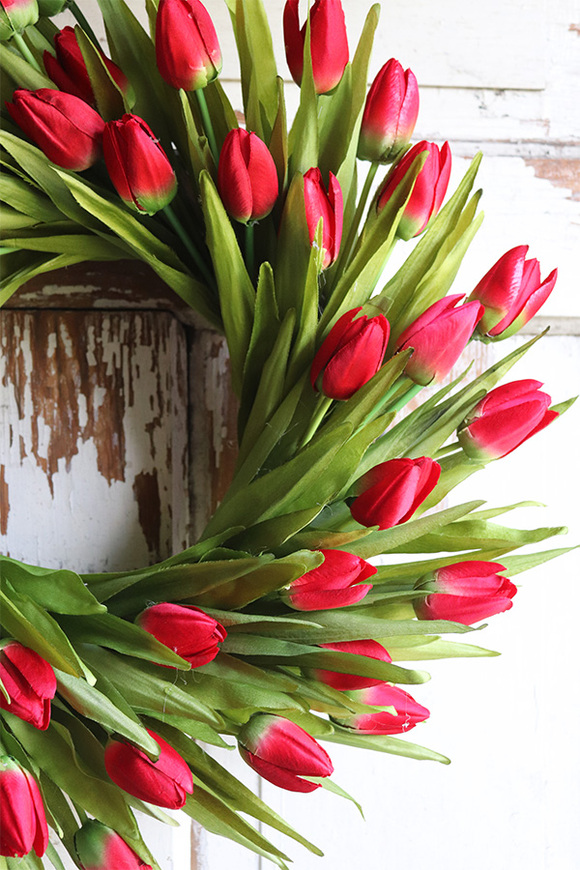 bardzo elegancki wianek z tulipanów, Witaj Wiosno Red, śr.40cm