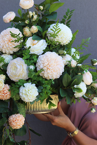 Ministeria, elegancka kompozycja kwiatowa w misie