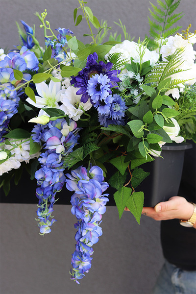 Opera Blue, kompozycja kwiatowa w donicy