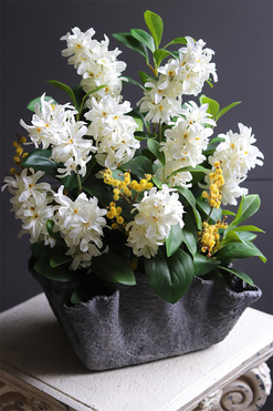 Volcan Hiacynto, kompozycja nagrobna w misie, wys.45cm 