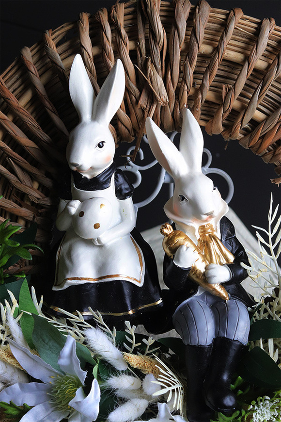 Siedzące Zające, wiosenny wianek dekoracyjny