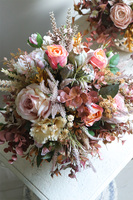 Galicja New, barwna kompozycja w złotej donicy