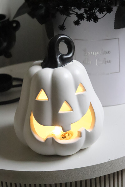 Halloween, dekoracyjna dynia ceramiczna lampion	