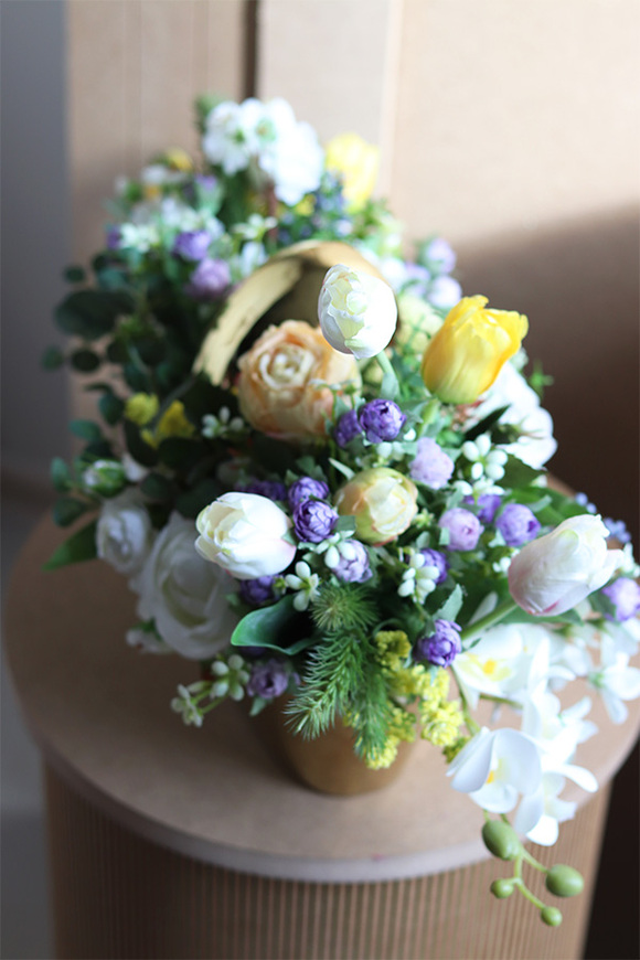 Easter Goldis, stroik wielkanocny z jajkiem