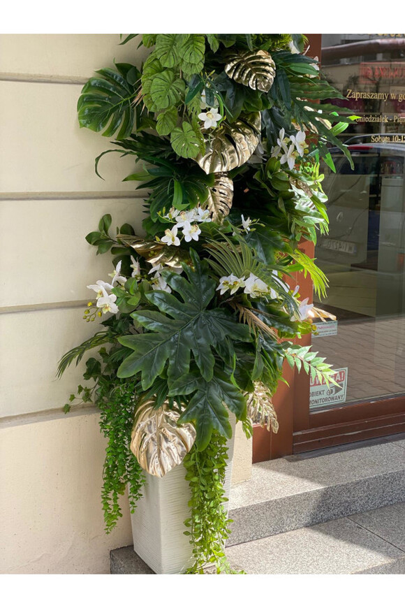 girlanda na okno wystawowe, Mokotovska Jungle Glamour