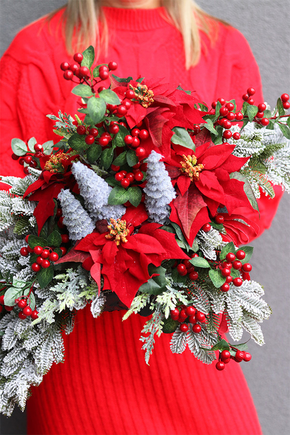 Czerwień Zimowa, świąteczna kompozycja nagrobna w misie