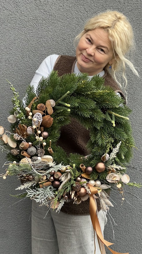 Cynamonowe Święta, świąteczny wianek na drzwi