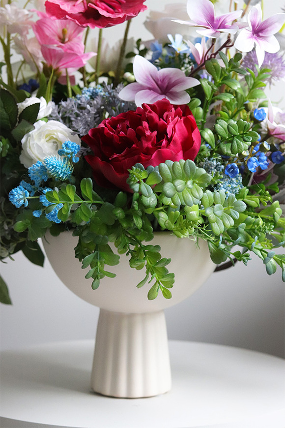 Kreoneta, kompozycja kwiatowa w pucharze