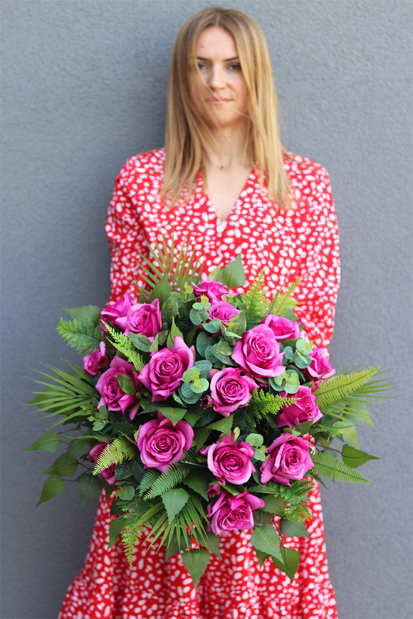 Różany Ogród, kompozycja nagrobna w misie