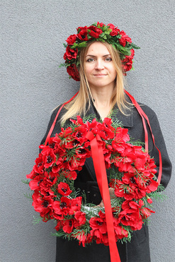 OD RĘKI Makowy 2, dekoracyjny wianek nagrobny, śr.42cm