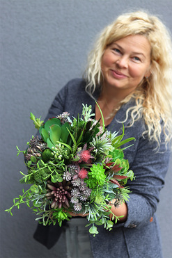 Anna Maria Black Big, kompozycja sukulenty w okrągłej donicy, wys.27cm