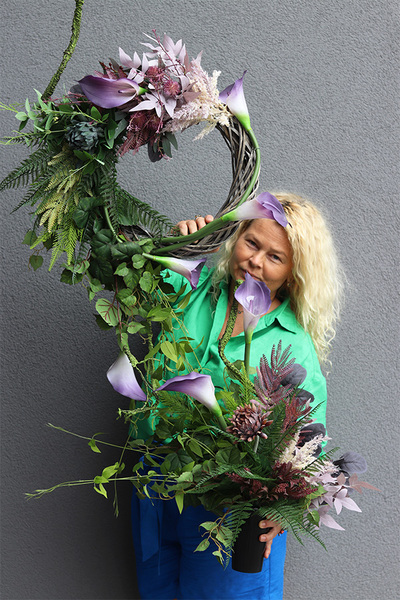 Fioletana, bukiet nagrobny we wkładzie