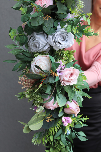 Fiolettidana, dekoracyjna girlanda kwiatowa