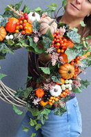 Jesienna Pogoda, wianek z dyniami