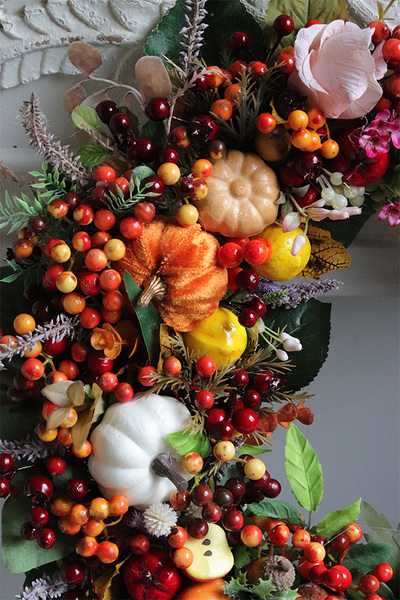 Melisa 2, asymetryczny jesienny wianek z dyniami