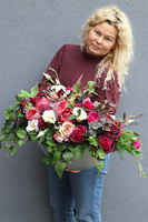 Begra Laos, kompozycja nagrobna w srebrnej misie