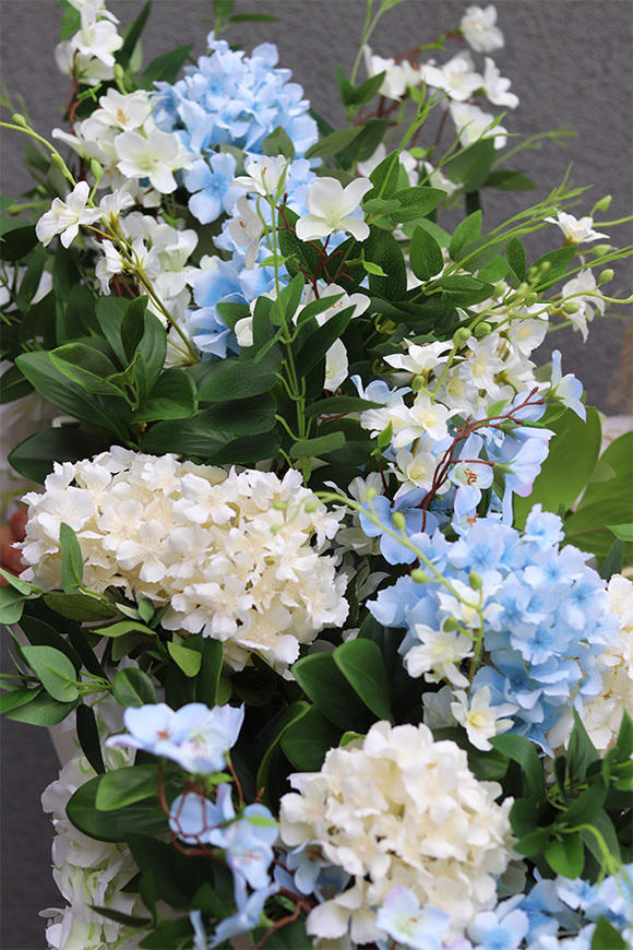 Belledia Trenata 2, elegancka kompozycja kwiatowa